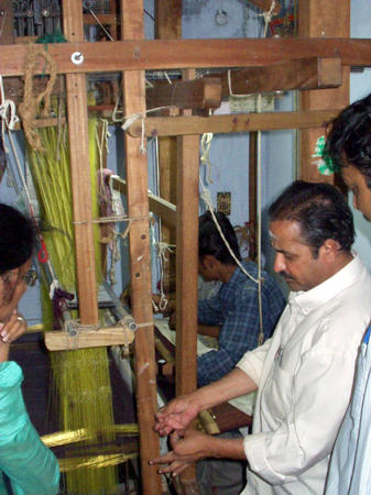 weaving of Kancheepuram silk Sarees