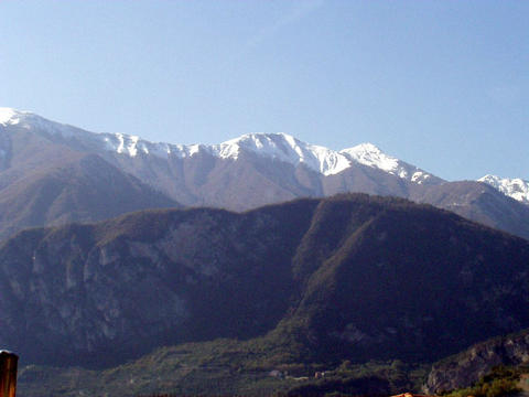 Arco's Berge imt Schneekappen