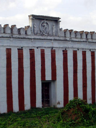 Tempelmauer in Courtrallam